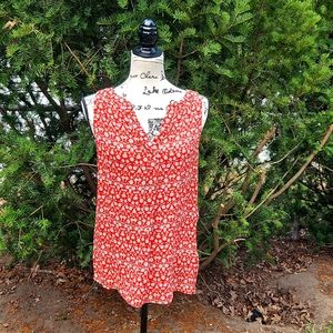 AVA CHRISTINE ▪︎ Sleeveless Tunic, V-Neck, Floral Print in a rusty red, L